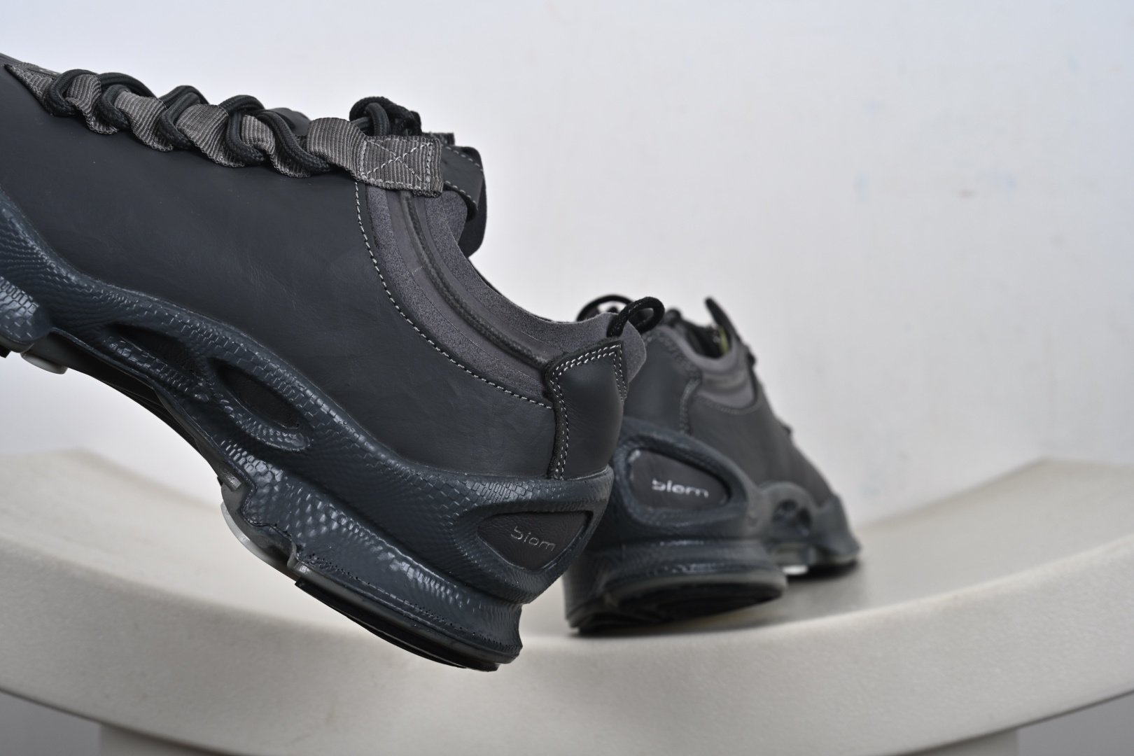 ECCO爱步跑步鞋百搭舒适 秋冬新款厚底休闲运动鞋男鞋