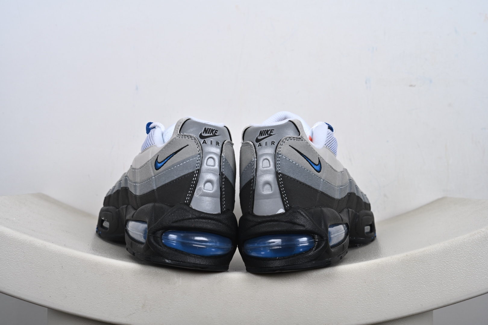 NIKE Air Max 95 纯原版本 潮流百搭 气垫缓震慢跑鞋 IM7410-100-Top High Quatity Cheap Sneakers Fashion Clothing Clothes Bags handbags Shoes of all Brand wholesale With The best Quality And Beautiful Price from China Factory Chinese suppliers wholesaler seller NIKE Air Max 95 纯原版本 潮流百搭 气垫缓震慢跑鞋 IM7410-100