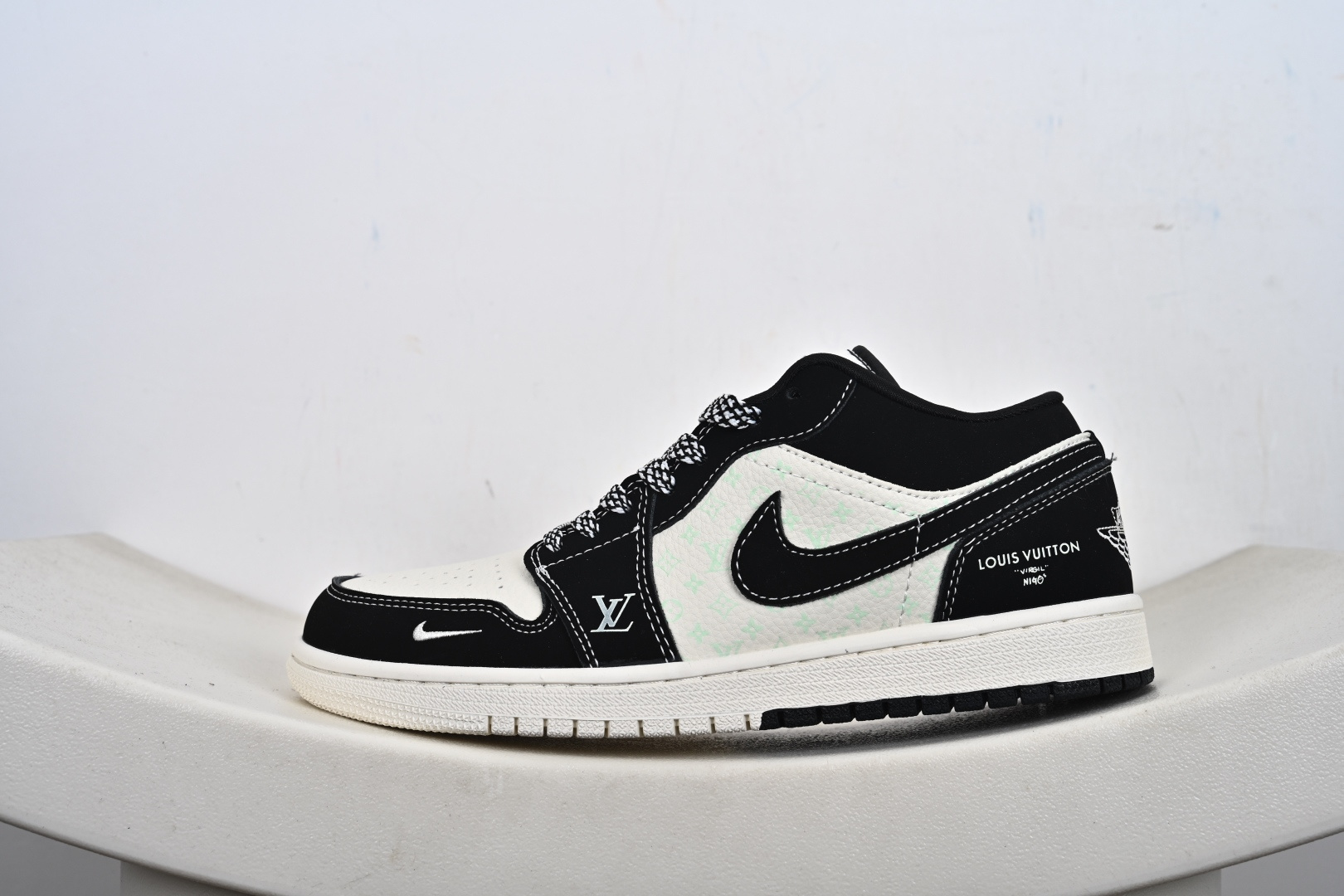 Nike Air Jordan 1 Low 联名款 AJ1乔1低帮休闲板鞋 QL1988-002