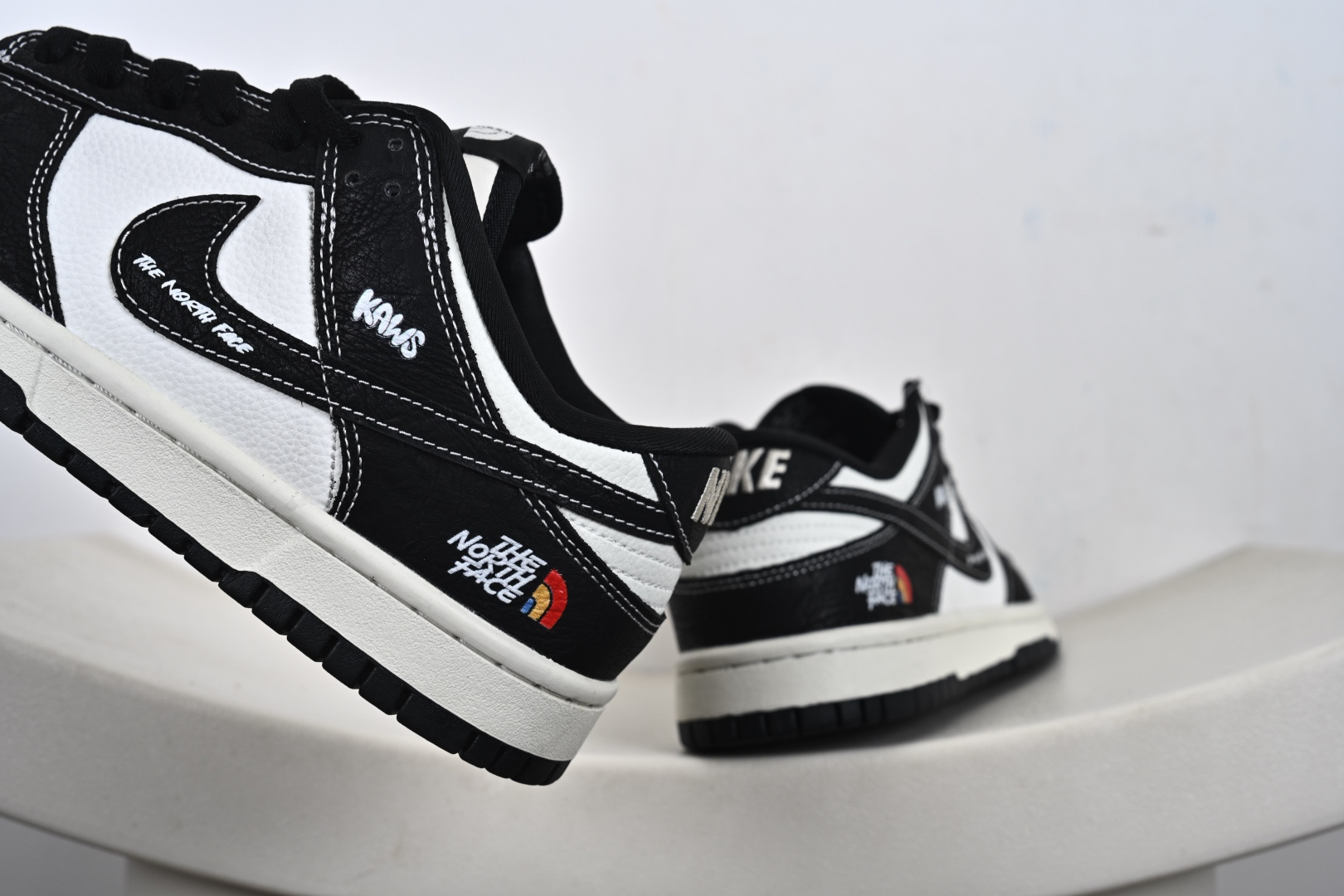 NK SB Dunk Low高端定制 低帮休闲板鞋 定制鞋盒 Ortholite鞋垫透气防臭 YF9511-915