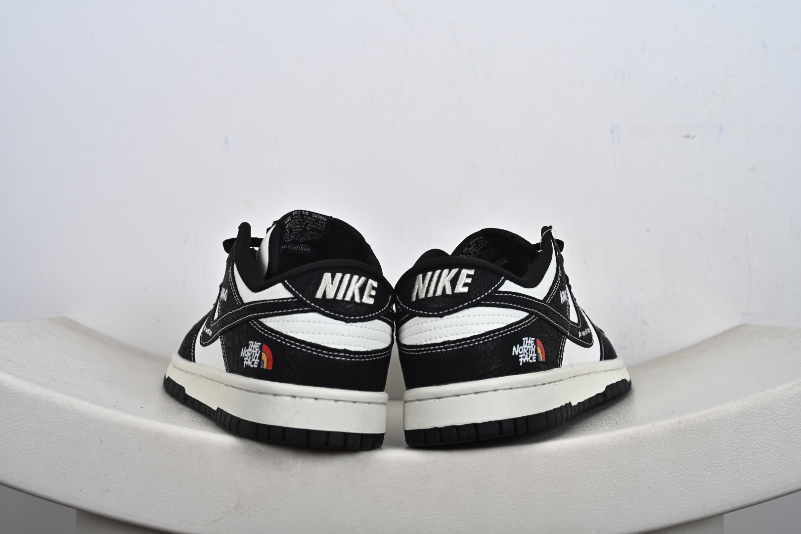 NK SB Dunk Low高端定制 低帮休闲板鞋 定制鞋盒 Ortholite鞋垫透气防臭 YF9511-915