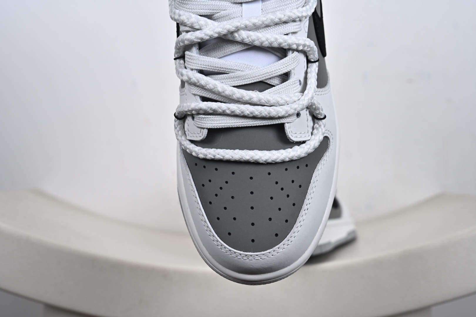 Nike SB Dunk Low 灰白解构绑带联名 WG0510-061-Top High Quatity Cheap Sneakers Fashion Clothing Clothes Bags handbags Shoes of all Brand wholesale With The best Quality And Beautiful Price from China Factory Chinese suppliers wholesaler seller Nike SB Dunk Low 灰白解构绑带联名 WG0510-061
