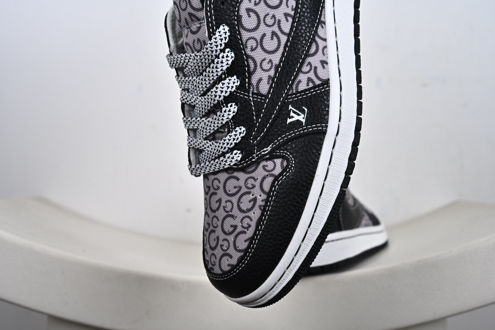 Nike Air Jordan 1 x Travis Scott AJ1倒勾 乔一倒钩 ‘DIY’定制 耐克 低帮文化篮球鞋 DZ5899-041