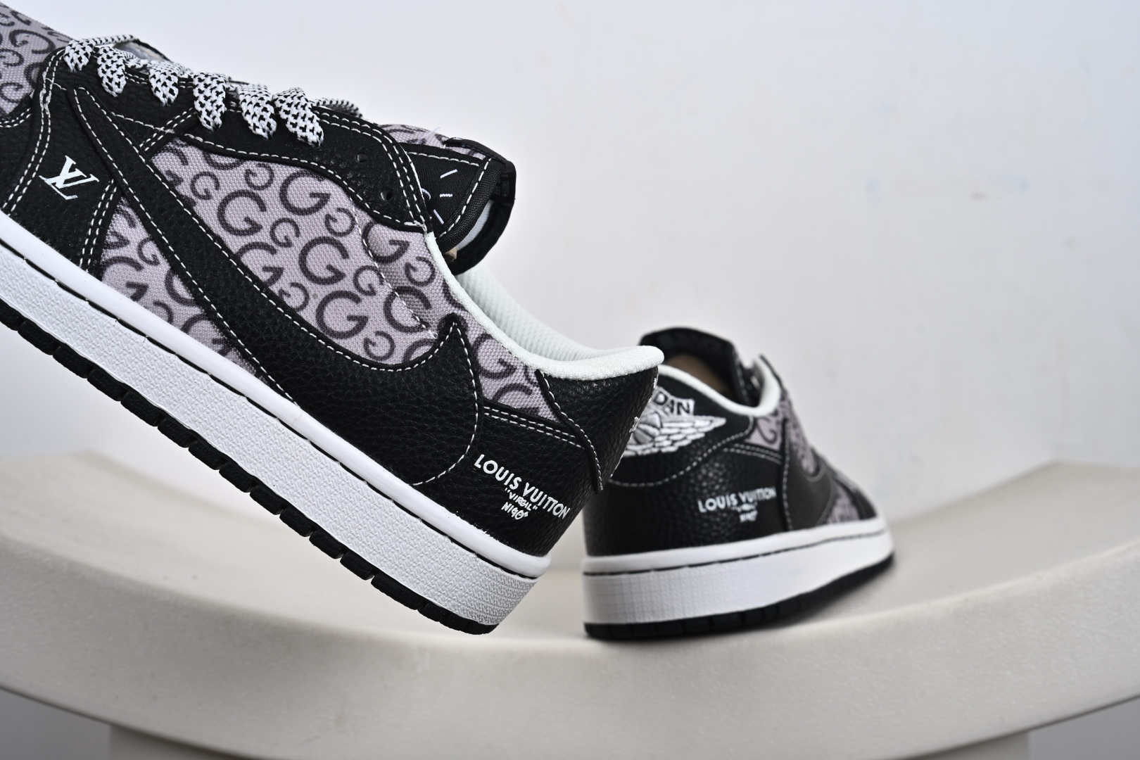 Nike Air Jordan 1 x Travis Scott AJ1倒勾 乔一倒钩 ‘DIY’定制 耐克 低帮文化篮球鞋 DZ5899-041