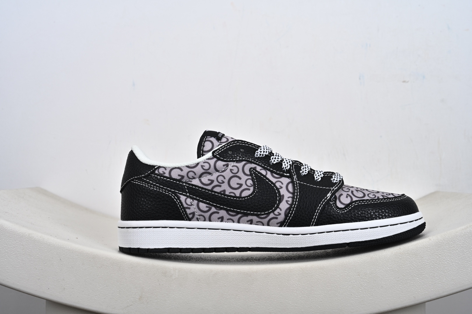 Nike Air Jordan 1 x Travis Scott AJ1倒勾 乔一倒钩 ‘DIY’定制 耐克 低帮文化篮球鞋 DZ5899-041