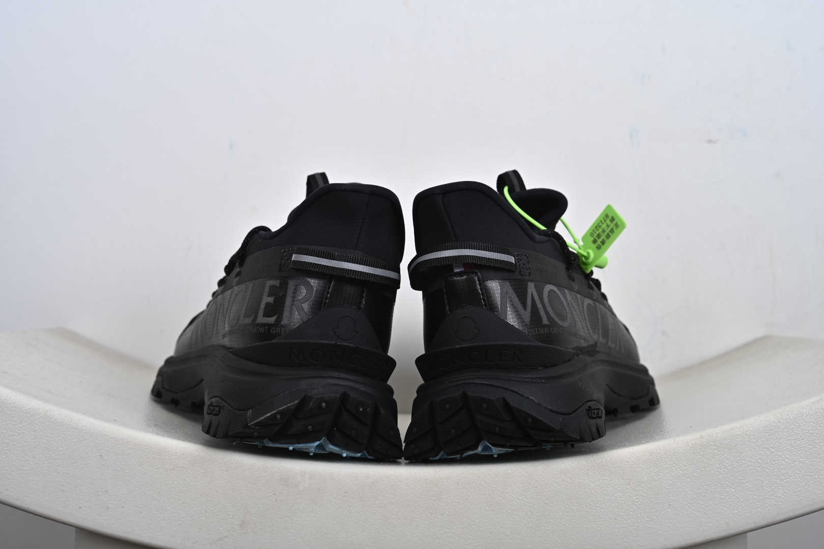 Moncler Trailgrip Gore-Tex 蒙口 越野旅行系列低帮厚底轻量户外登山运动鞋 4M00090 M3457999