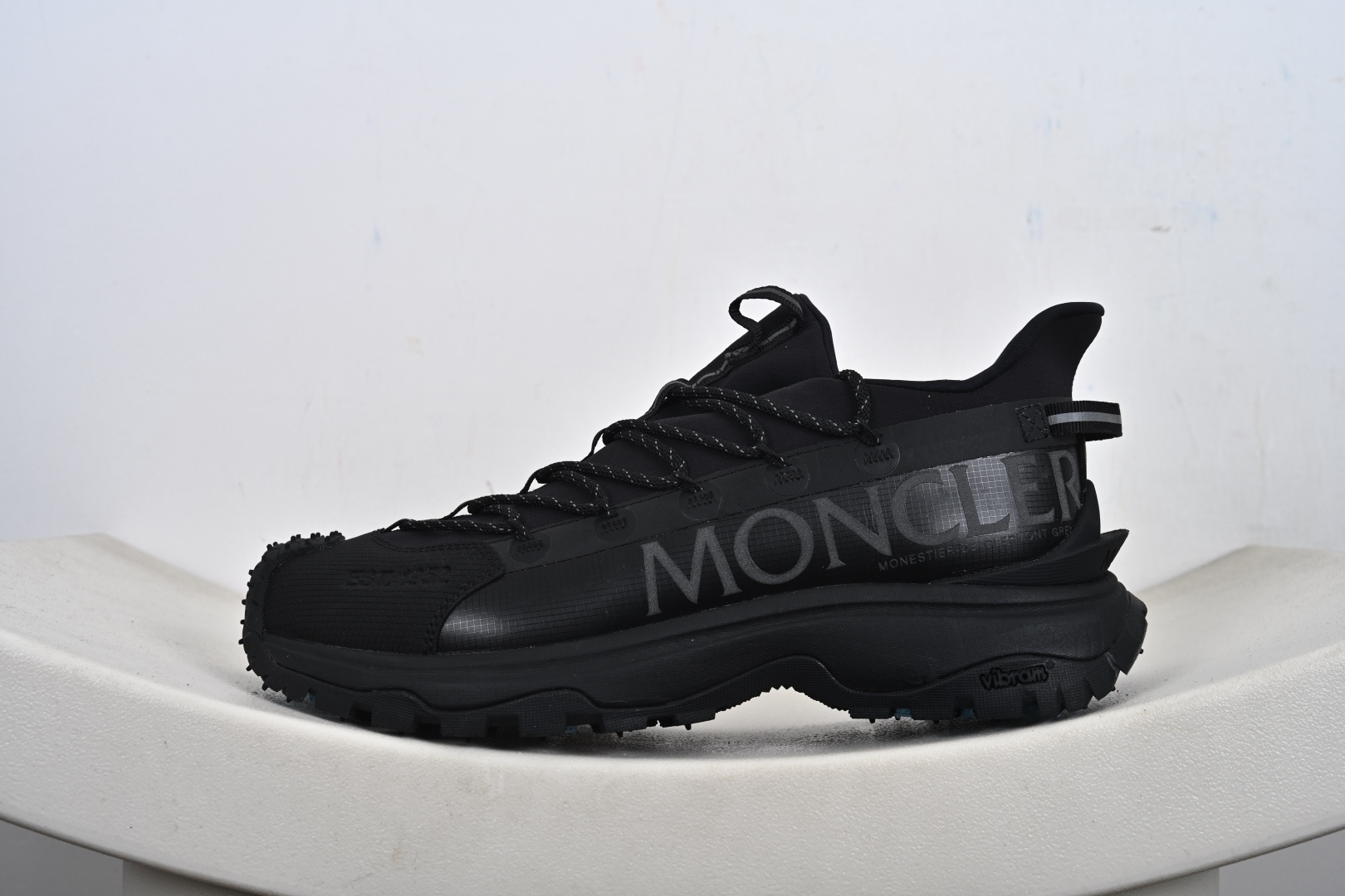 Moncler Trailgrip Gore-Tex 蒙口 越野旅行系列低帮厚底轻量户外登山运动鞋 4M00090 M3457999