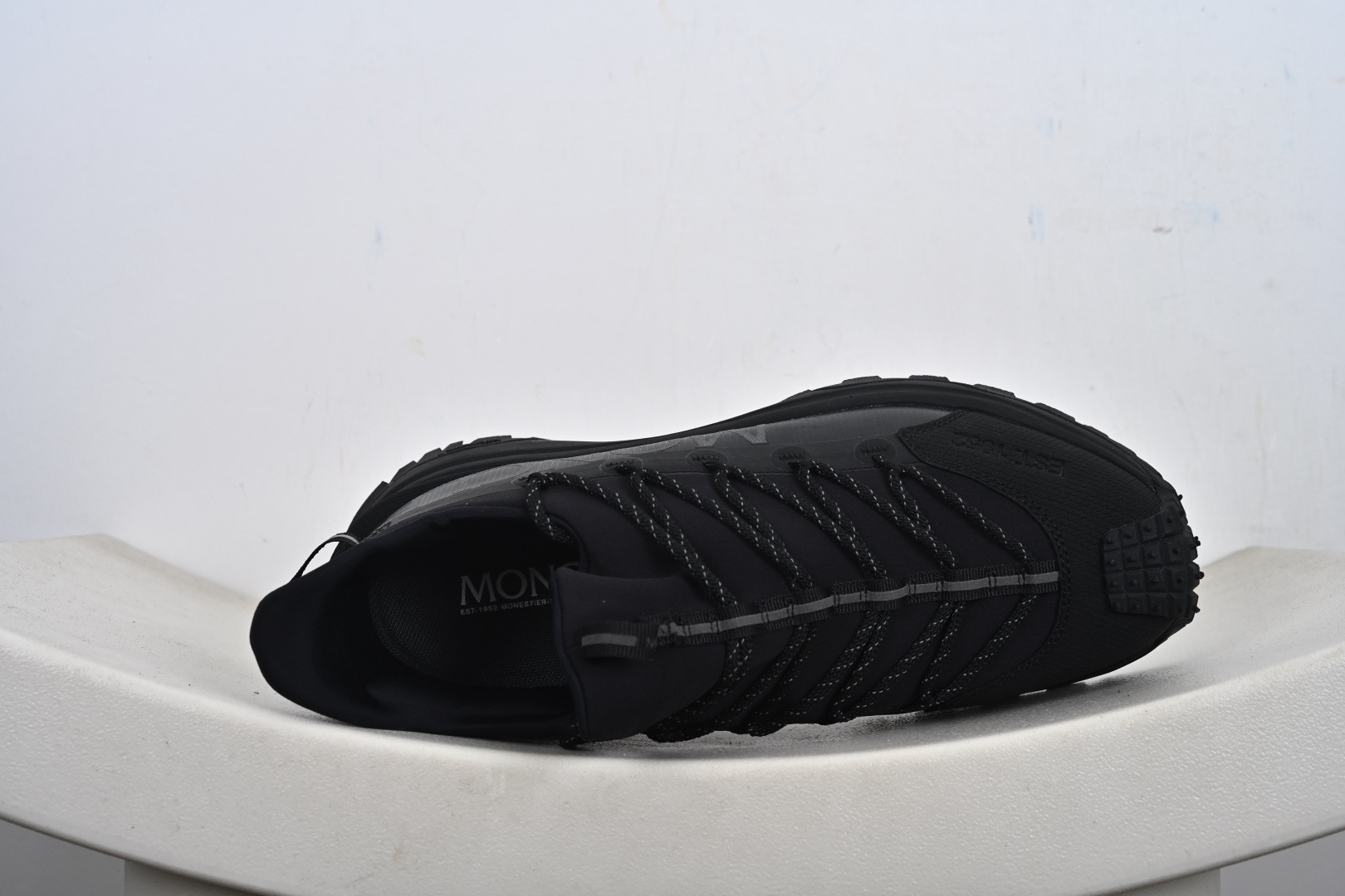 Moncler Trailgrip Gore-Tex 蒙口 越野旅行系列低帮厚底轻量户外登山运动鞋 4M00090 M3457999