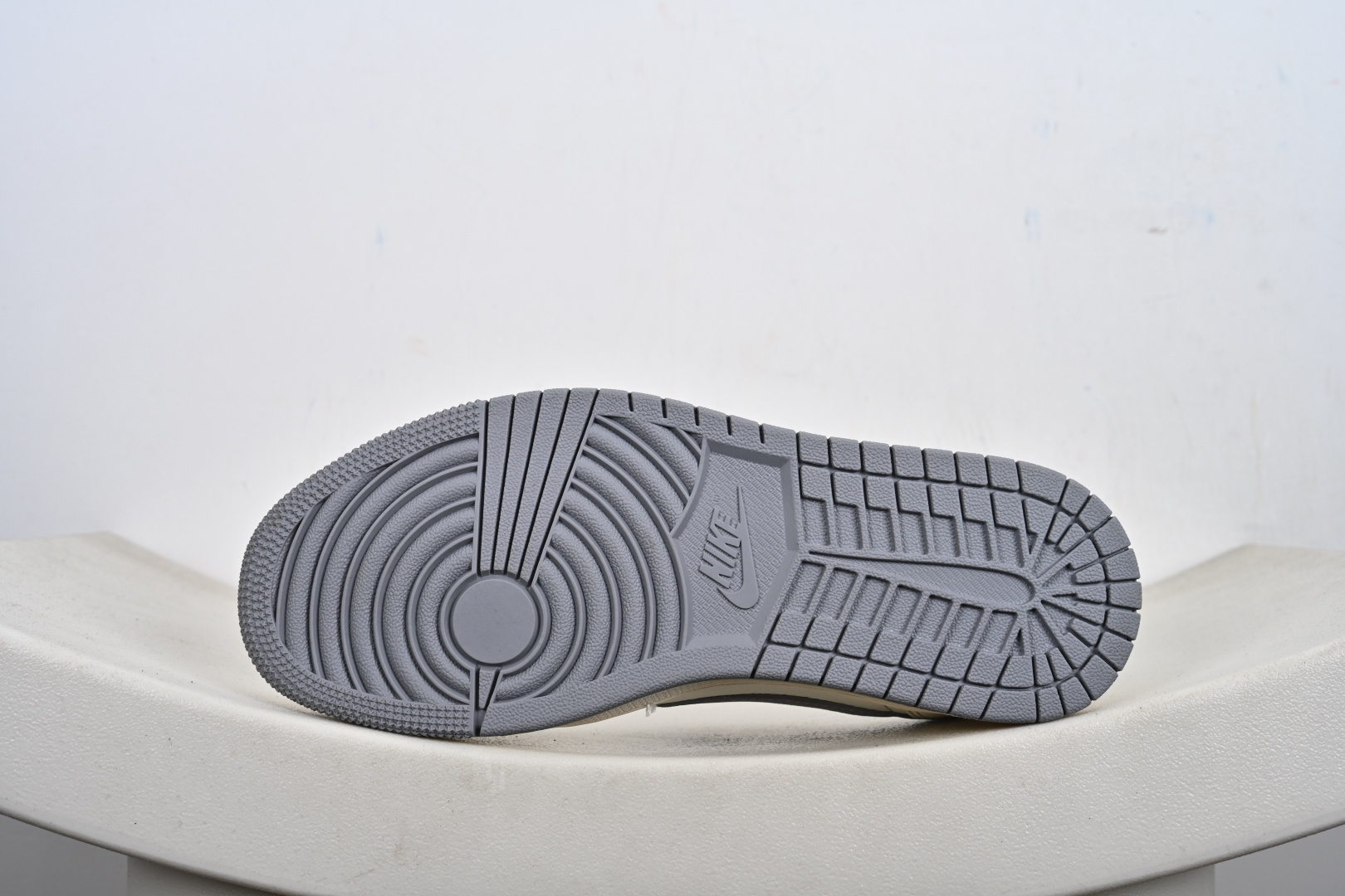 Nike Air Jordan 1 x Travis Scott AJ1 倒勾 乔一 倒钩 DIY定制 耐克低帮文化篮球鞋 CS5288-501