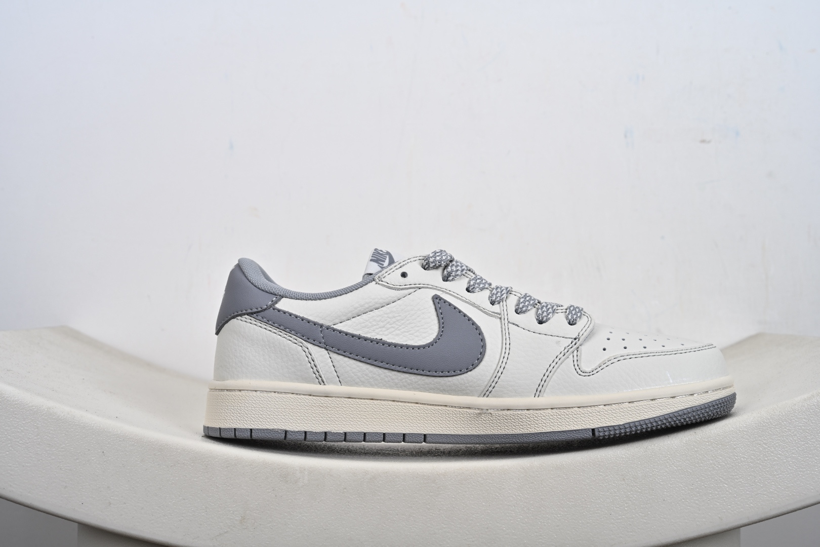 Nike Air Jordan 1 x Travis Scott AJ1 倒勾 乔一 倒钩 DIY定制 耐克低帮文化篮球鞋 CS5288-501