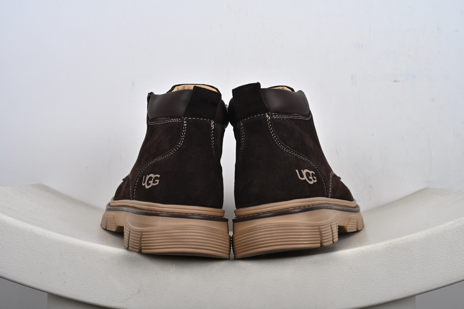 UGG Tasman Weather Hybrid 塔斯曼混合系列中帮轻量休闲马丁靴