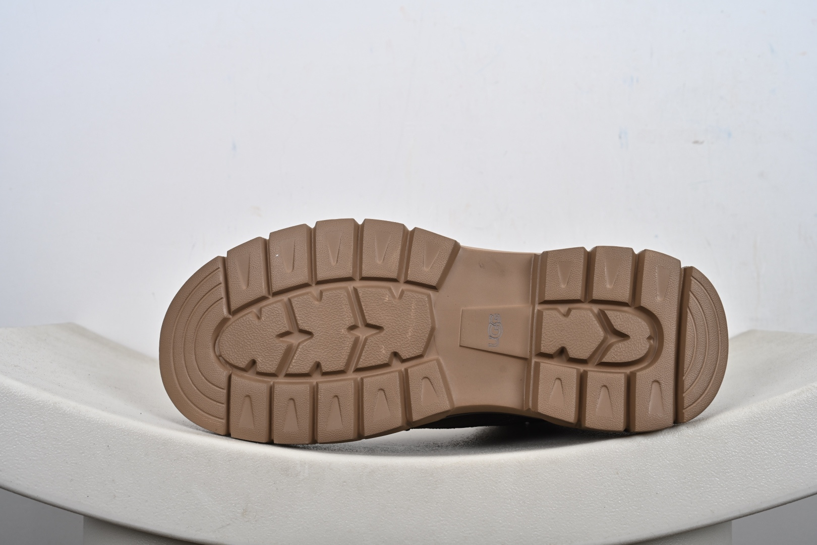 UGG Tasman Weather Hybrid 塔斯曼混合系列中帮轻量休闲马丁靴