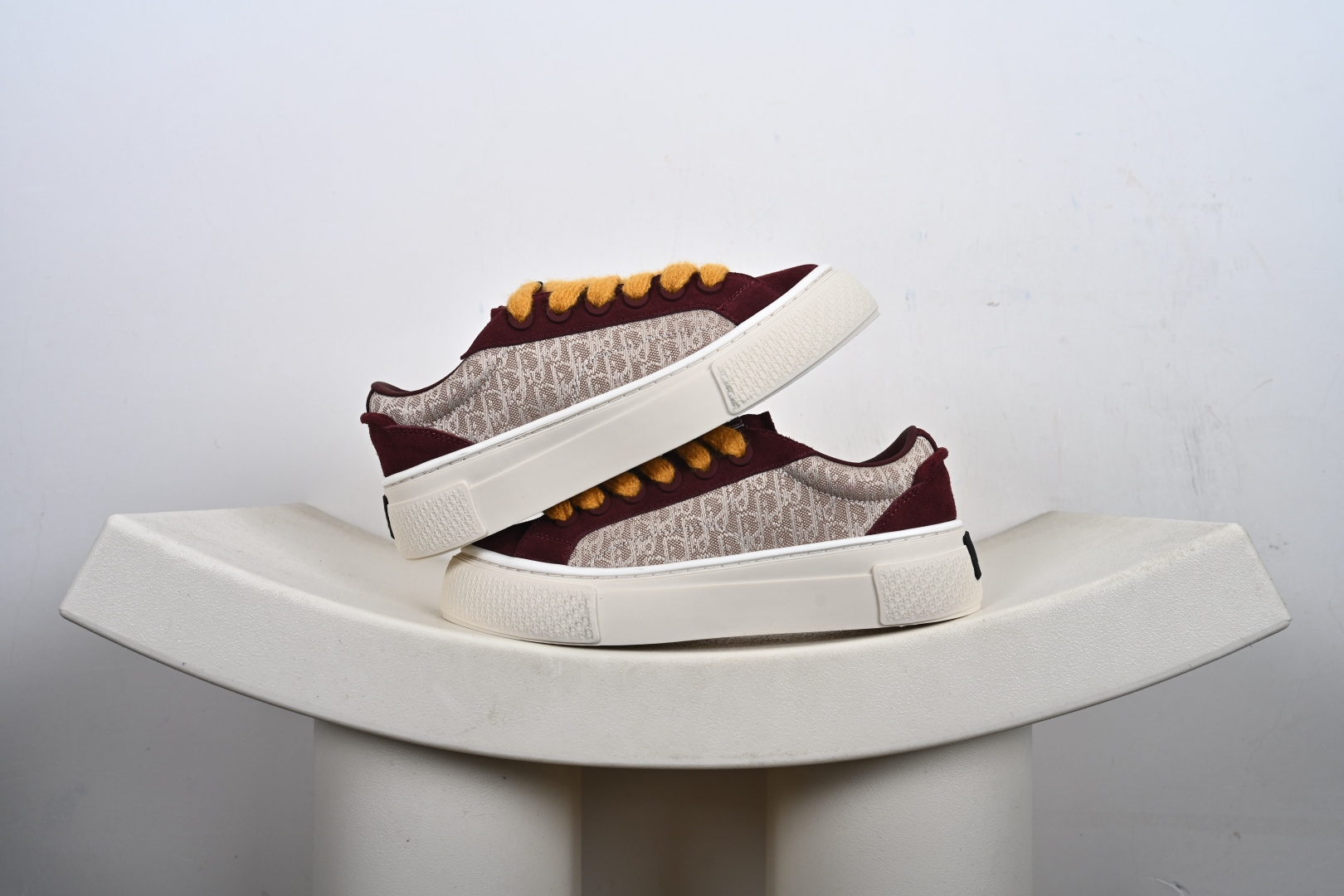 迪奥/ Dior B33 Low SneakersB33系列低帮经典复古百搭休闲运动板鞋“翻毛藏蓝CD重影” 3SN303ZYQ_H868