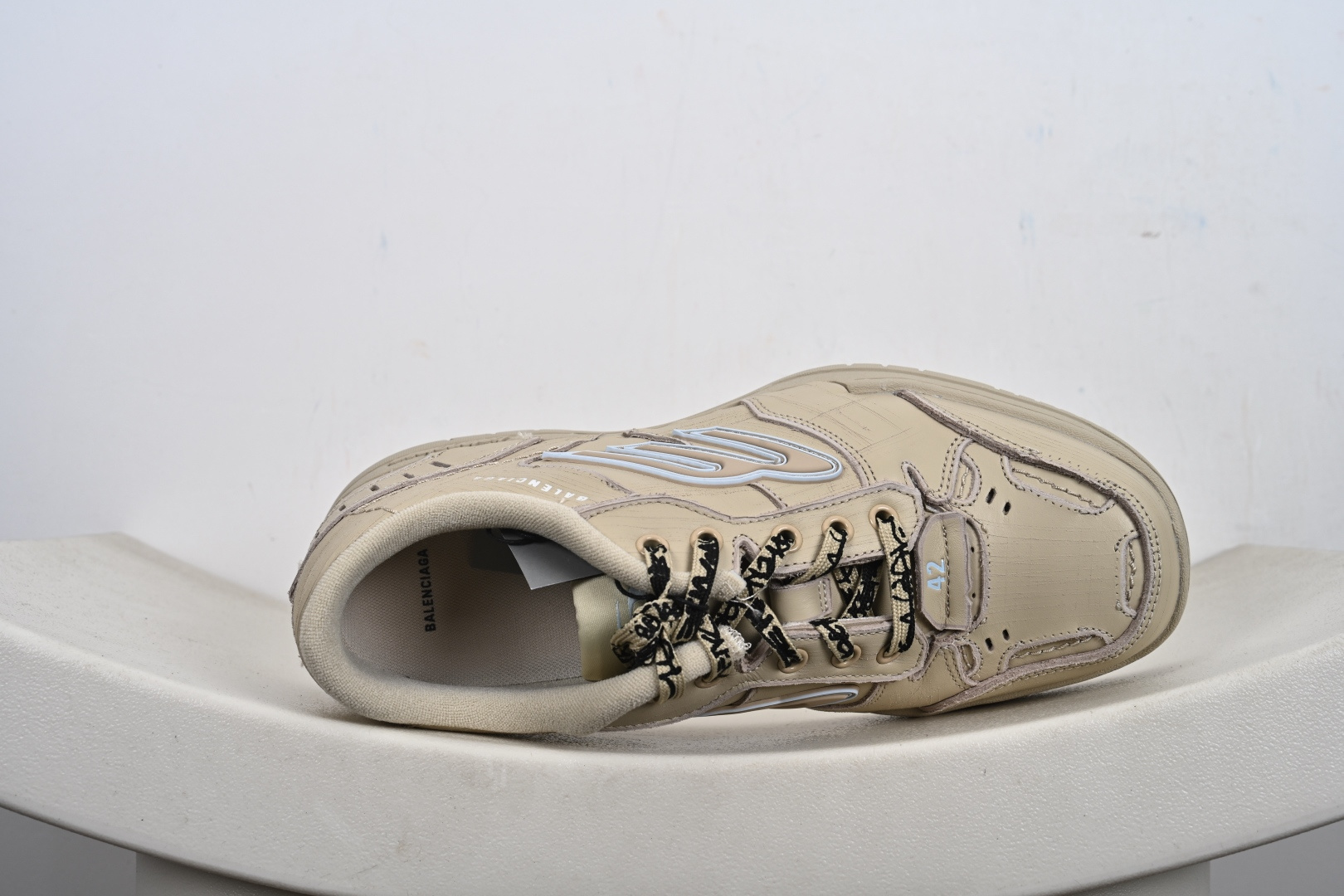 360 Balenciaga 巴黎世家 Hamptons 手工做旧款 牛皮革 复古圆头系带低帮休闲鞋 841765 WCURB 9141 841765 WCURB 1180 841763 WCURS 2050 841765 WCURS 9490