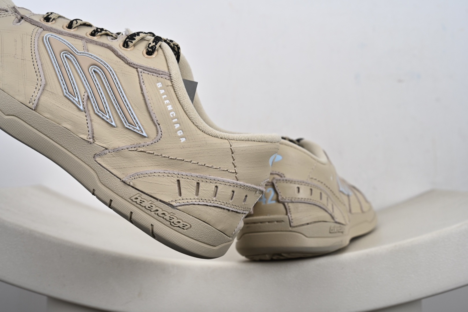 360 Balenciaga 巴黎世家 Hamptons 手工做旧款 牛皮革 复古圆头系带低帮休闲鞋 841765 WCURB 9141 841765 WCURB 1180 841763 WCURS 2050 841765 WCURS 9490