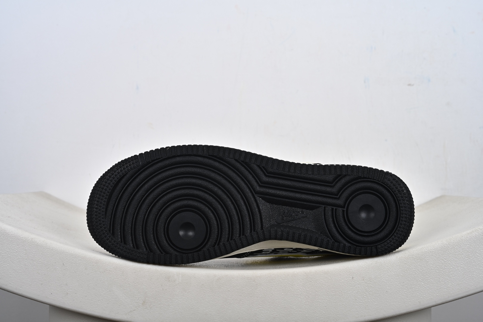 240 Nk Air Force 1'07 Low 联名 黄勾鬼脸 空军低帮休闲板鞋 SY1388-012-Chinese UA Cheap High Quatity Brand Clothes Bags handbags Sneakers wholesale wholesaler seller from China Factory suppliers Fashion Clothing Shoes best Quality Beautiful Price 240 Nk Air Force 1'07 Low 联名 黄勾鬼脸 空军低帮休闲板鞋 SY1388-012