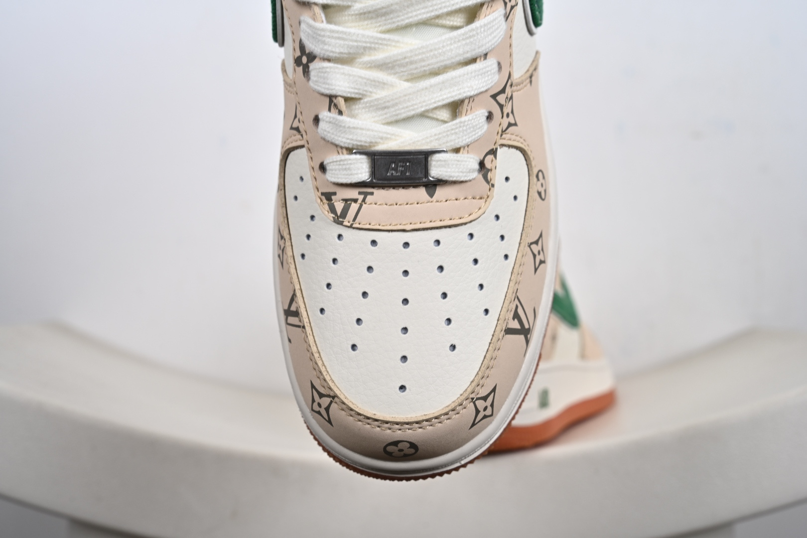 240 定制版NIke Air Force 1 '07 Low “古驰联名——生胶绿勾”空军一号 低帮 运动鞋 休闲鞋 XS1958-627-Chinese UA Cheap High Quatity Brand Clothes Bags handbags Sneakers wholesale wholesaler seller from China Factory suppliers Fashion Clothing Shoes best Quality Beautiful Price 240 定制版NIke Air Force 1 '07 Low “古驰联名——生胶绿勾”空军一号 低帮 运动鞋 休闲鞋 XS1958-627