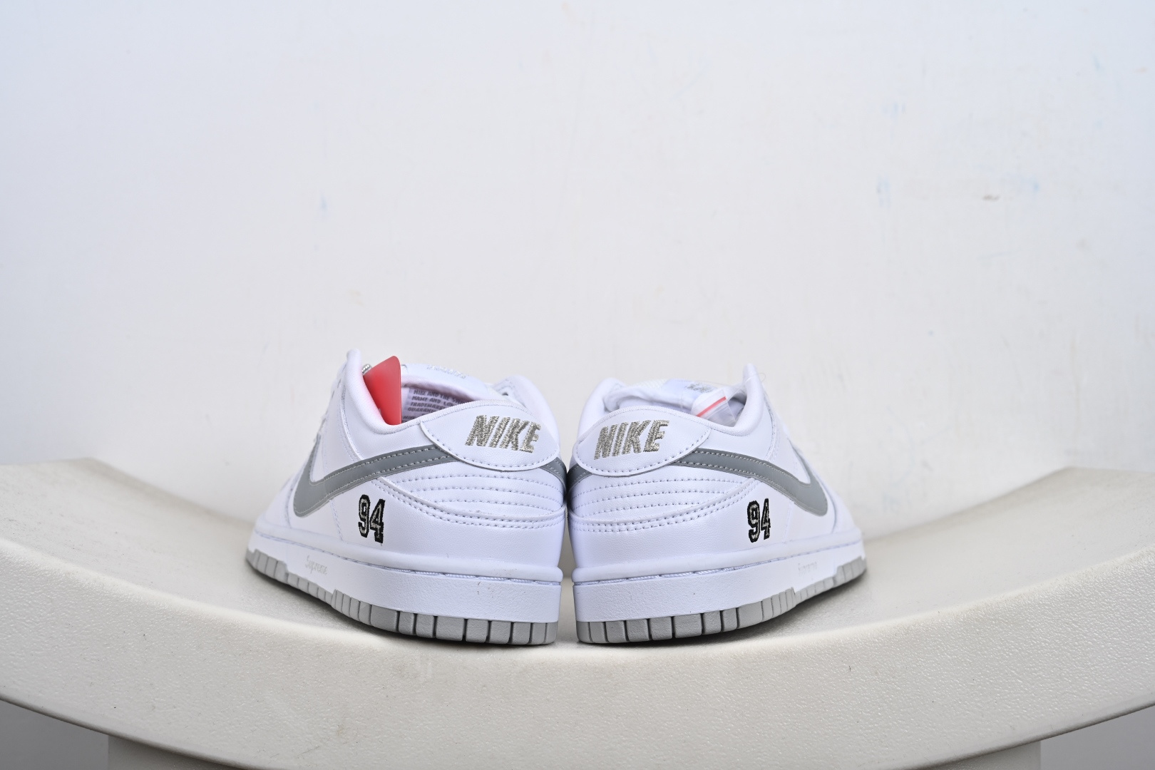 200 NIKE SB DUNK LOW OG QS 耐克 低帮休闲运动板鞋 HQ8487-100-Chinese UA Cheap High Quatity Brand Clothes Bags handbags Sneakers wholesale wholesaler seller from China Factory suppliers Fashion Clothing Shoes best Quality Beautiful Price 200 NIKE SB DUNK LOW OG QS 耐克 低帮休闲运动板鞋 HQ8487-100
