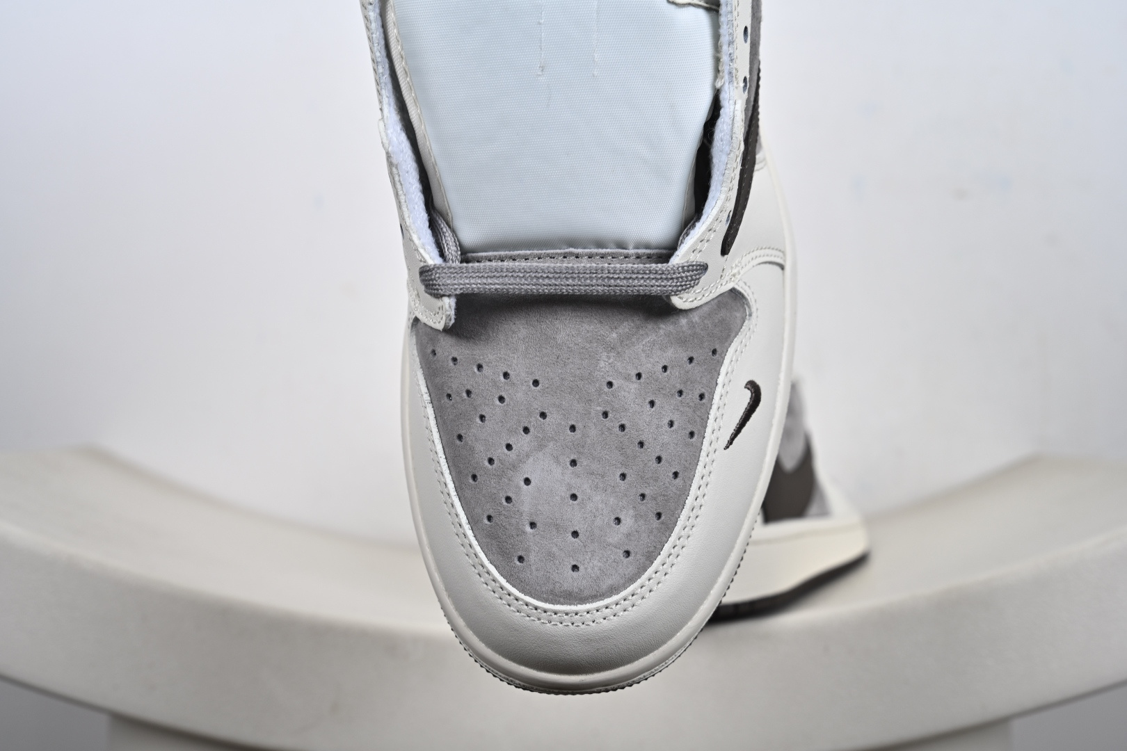 260 定制版Travis Scott x Fragment Design x Jordan Air Jordan 1 LowOG sP”北面三方联名-米灰猪八革” DM7866-127