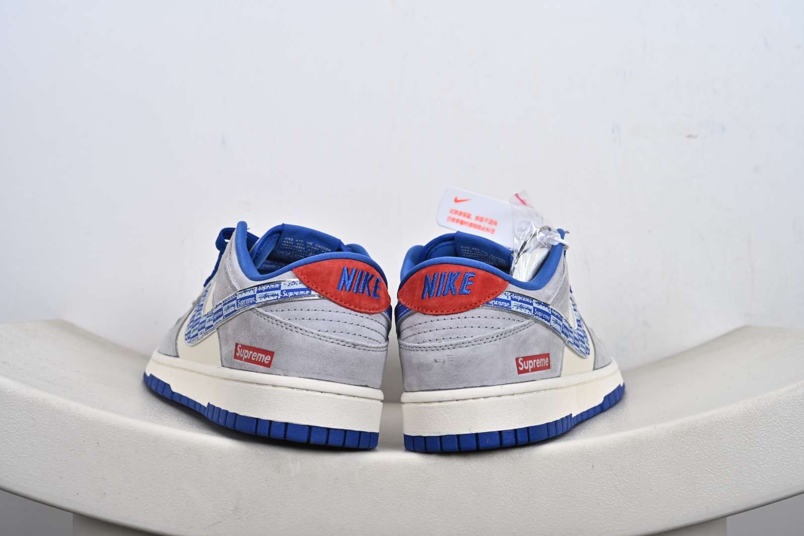 260 定制版NK SB Dunk Low “Superme联名------灰蓝麂皮” 高端定制 低帮休闲板鞋 DD1988-009-Chinese UA Cheap High Quatity Brand Clothes Bags handbags Sneakers wholesale wholesaler seller from China Factory suppliers Fashion Clothing Shoes best Quality Beautiful Price 260 定制版NK SB Dunk Low “Superme联名------灰蓝麂皮” 高端定制 低帮休闲板鞋 DD1988-009