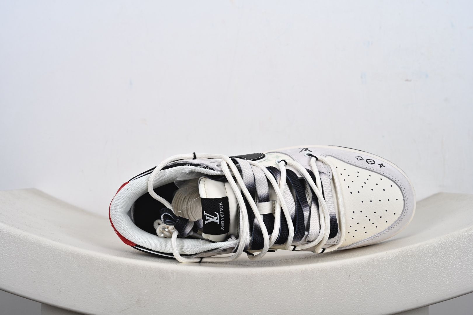 280 定制版Nike SB Dunk Low LV联名 荔纹勾抽绳 周年高端定制 低帮休闲板鞋 CX5050-Y53-Chinese UA Cheap High Quatity Brand Clothes Bags handbags Sneakers wholesale wholesaler seller from China Factory suppliers Fashion Clothing Shoes best Quality Beautiful Price 280 定制版Nike SB Dunk Low LV联名 荔纹勾抽绳 周年高端定制 低帮休闲板鞋 CX5050-Y53