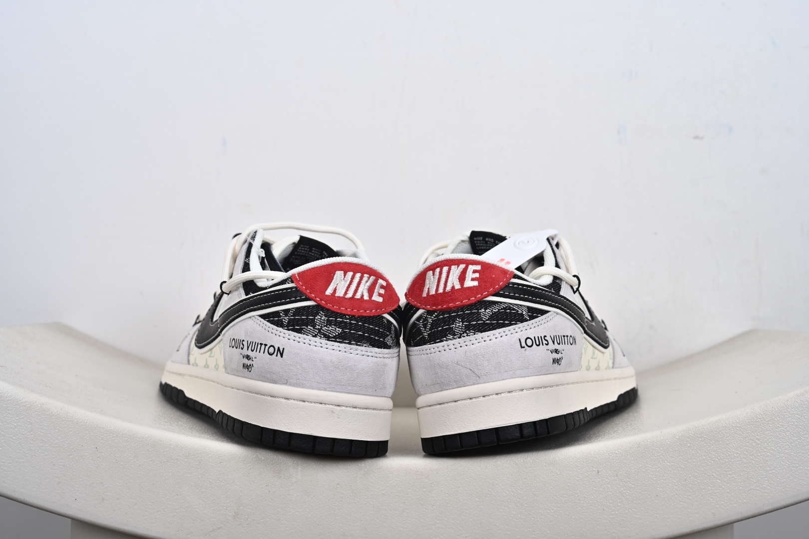 280 定制版Nike SB Dunk Low LV联名 荔纹勾抽绳 周年高端定制 低帮休闲板鞋 CX5050-Y53-Chinese UA Cheap High Quatity Brand Clothes Bags handbags Sneakers wholesale wholesaler seller from China Factory suppliers Fashion Clothing Shoes best Quality Beautiful Price 280 定制版Nike SB Dunk Low LV联名 荔纹勾抽绳 周年高端定制 低帮休闲板鞋 CX5050-Y53