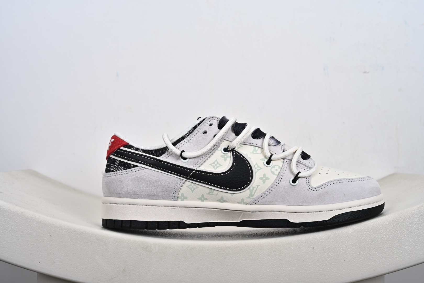 280 定制版Nike SB Dunk Low LV联名 荔纹勾抽绳 周年高端定制 低帮休闲板鞋 CX5050-Y53-Chinese UA Cheap High Quatity Brand Clothes Bags handbags Sneakers wholesale wholesaler seller from China Factory suppliers Fashion Clothing Shoes best Quality Beautiful Price 280 定制版Nike SB Dunk Low LV联名 荔纹勾抽绳 周年高端定制 低帮休闲板鞋 CX5050-Y53