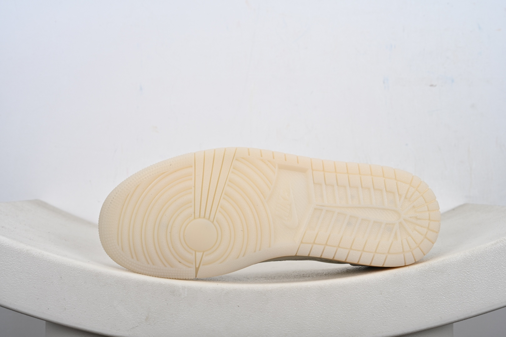 280 Nike Air Jordan 1 Low ”Floral Swoosh” AJ1 乔1花朵刺绣 低帮文化休闲板鞋 IF4391-100-Chinese UA Cheap High Quatity Brand Clothes Bags handbags Sneakers wholesale wholesaler seller from China Factory suppliers Fashion Clothing Shoes best Quality Beautiful Price 280 Nike Air Jordan 1 Low ”Floral Swoosh” AJ1 乔1花朵刺绣 低帮文化休闲板鞋 IF4391-100