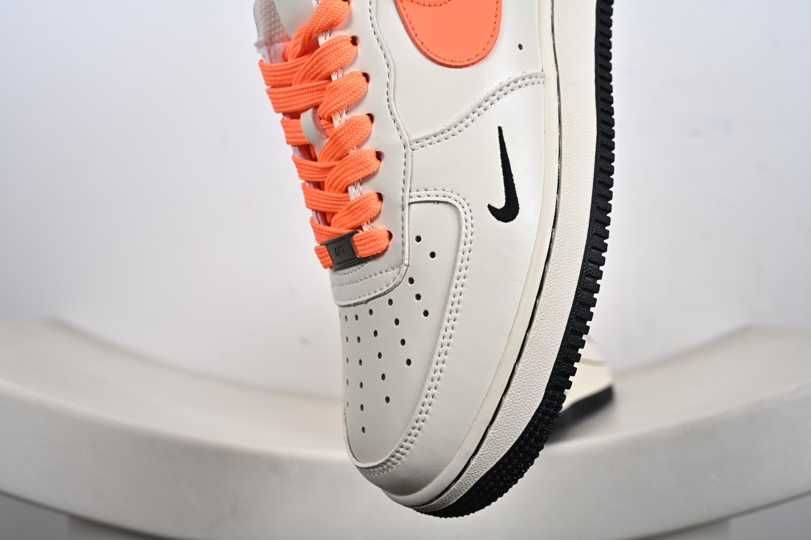 Nike Air Force 1 Low 黑橙联名 NH0601-582