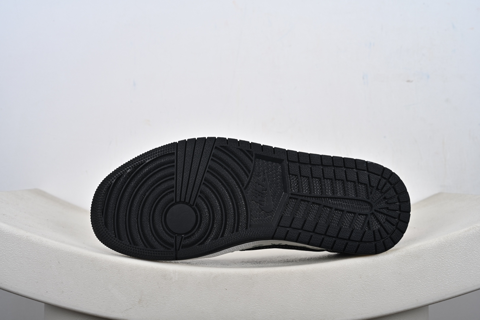 260 定制版Air Jordan 1 Low AJ1 乔1 LV联名款 高端定制 低帮复古篮球鞋 DZ5899-036