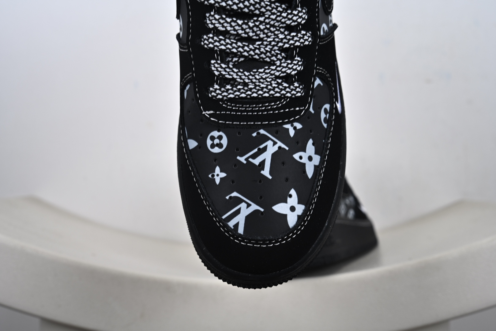 240 定制版NIke Air Force 1 '07 Low “LV联名——灰黑印花”空军一号 低帮 运动鞋 休闲鞋 XL1979-126