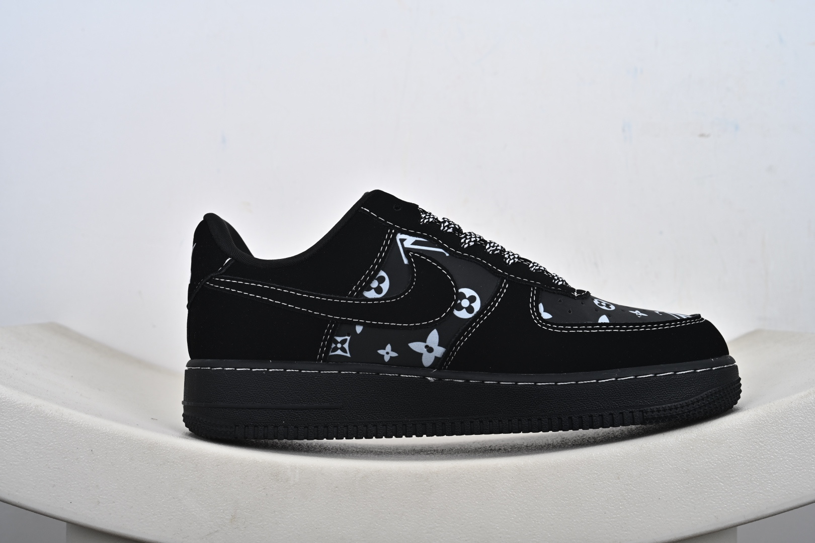 240 定制版NIke Air Force 1 '07 Low “LV联名——灰黑印花”空军一号 低帮 运动鞋 休闲鞋 XL1979-126