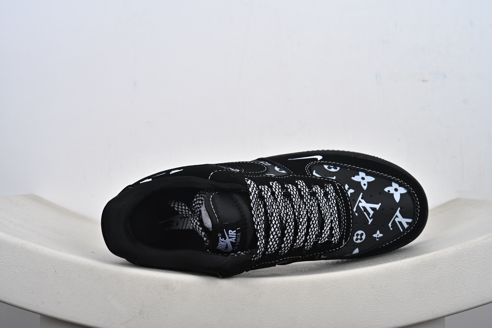 240 定制版NIke Air Force 1 '07 Low “LV联名——灰黑印花”空军一号 低帮 运动鞋 休闲鞋 XL1979-126