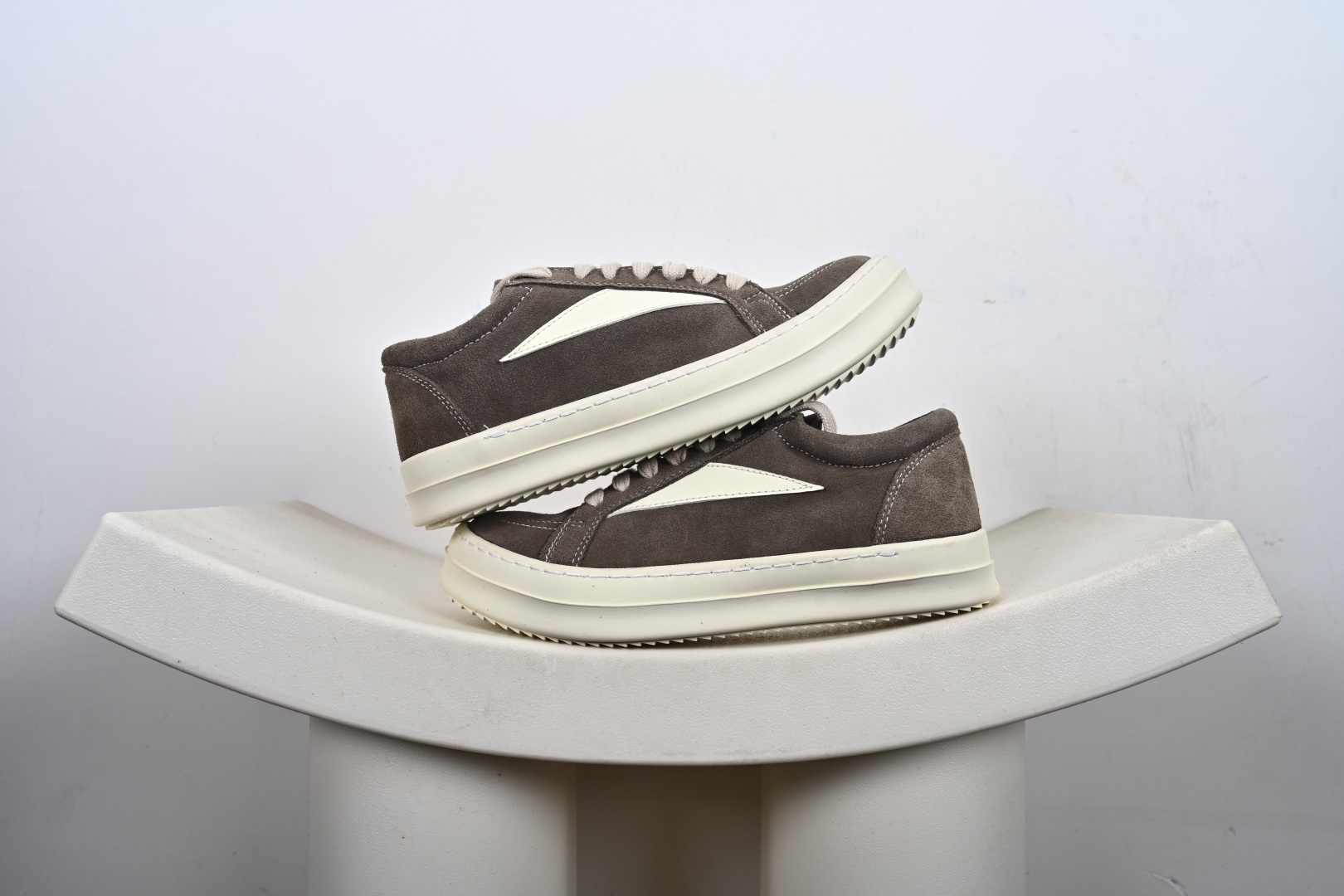 220 RICK OWENS/RO Hollywood 欧文斯 小牛皮 圆头系带低帮板鞋