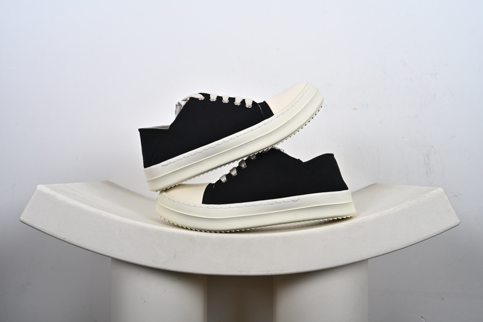 220 RICK OWENS/RO Hollywood 欧文斯 小牛皮 圆头系带低帮板鞋