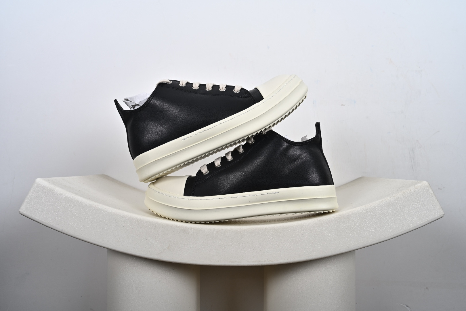 220 RICK OWENS/RO Hollywood 欧文斯 小牛皮 圆头系带低帮板鞋