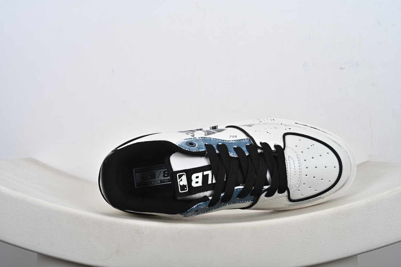 260 MLB Chunky Liner New York Yankees 绑带做旧 慢跑鞋 3ASXCA12N(C0001)