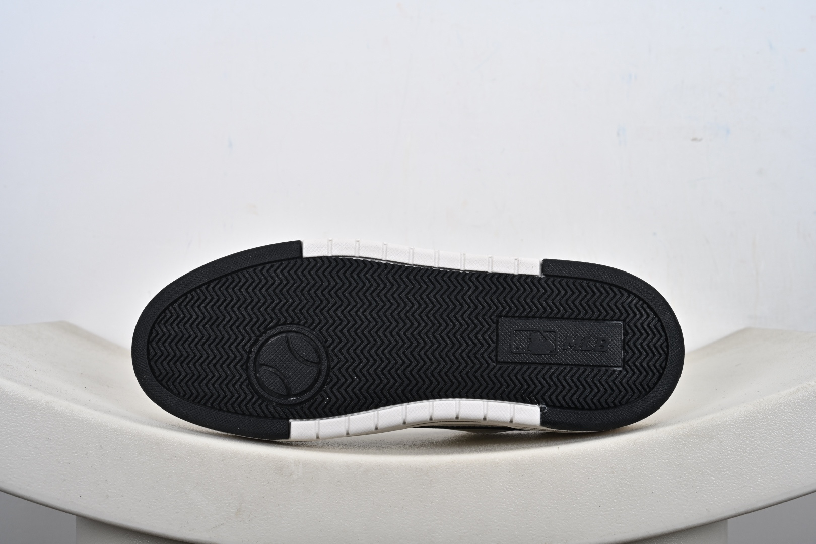 260 MLB Chunky Liner New York Yankees 绑带做旧 慢跑鞋 3ASXCA12N(C0001)