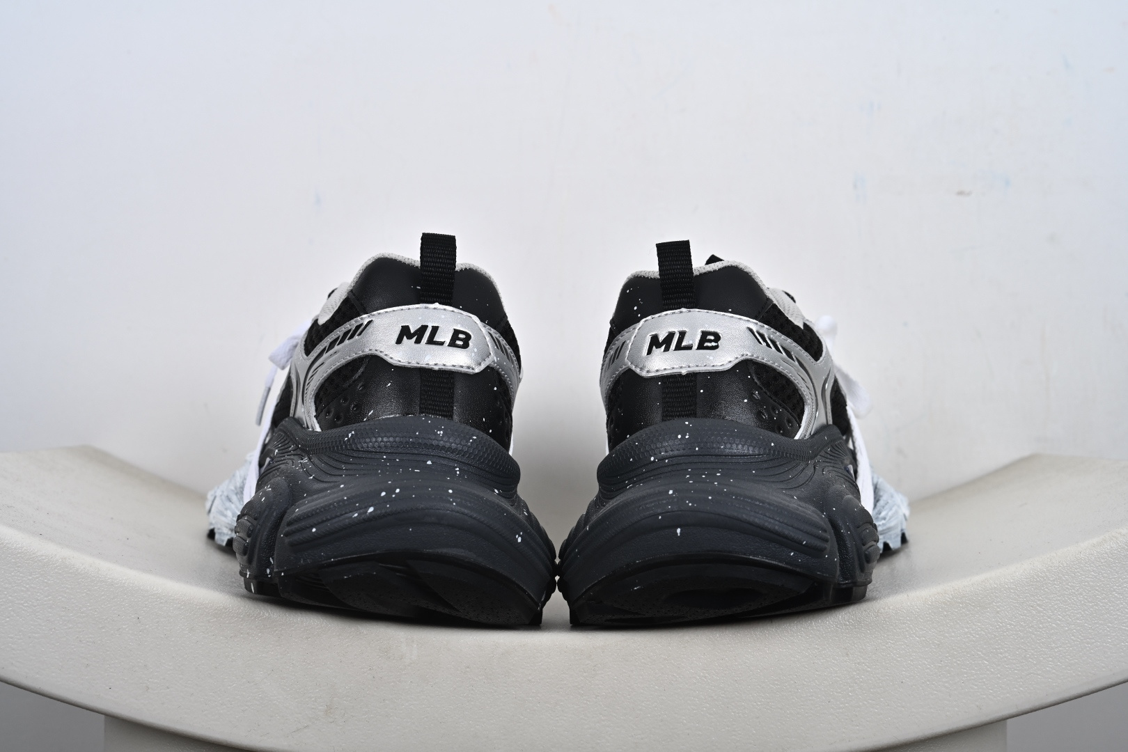 360 MLB Chunky 绑带做旧 定制配色学长鞋系列低帮老爹风轻量增高厚底百搭休闲运动慢跑鞋 3ASHWD15N(GP001)