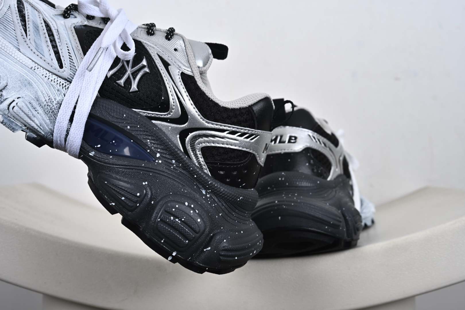 360 MLB Chunky 绑带做旧 定制配色学长鞋系列低帮老爹风轻量增高厚底百搭休闲运动慢跑鞋 3ASHWD15N(GP001)