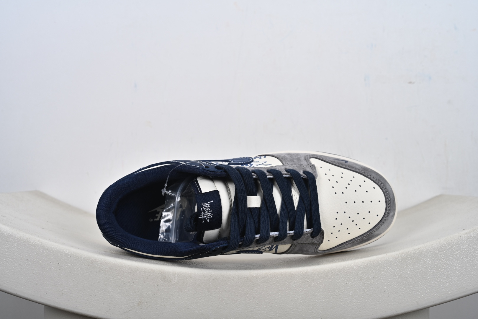 本地💰270优势放店
【定制版】Stussy x Nk Dunk Low 定制配色
斯图西联名 复古低帮休闲百搭板鞋
公司级版本 定制鞋盒 大厂流水生产
超高清洁度 皮料切割干净无任何毛边
橡胶大底 防滑耐磨 舒适上脚
货号:XD1588-243
尺码:36 36.5 37.5 38 38.5 39 40 40.5 41 42 42.5 43 44 44.5 45-T1-F3