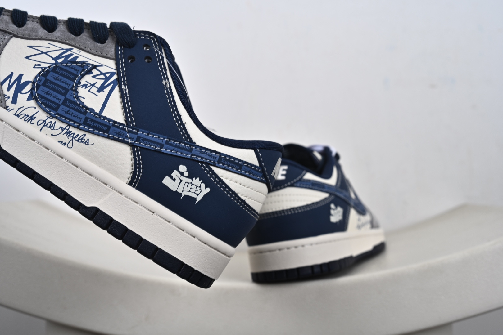 260 定制版Stussy x Nk Dunk Low 定制配色 斯图西联名 复古低帮休闲百搭板鞋 XD1588-243