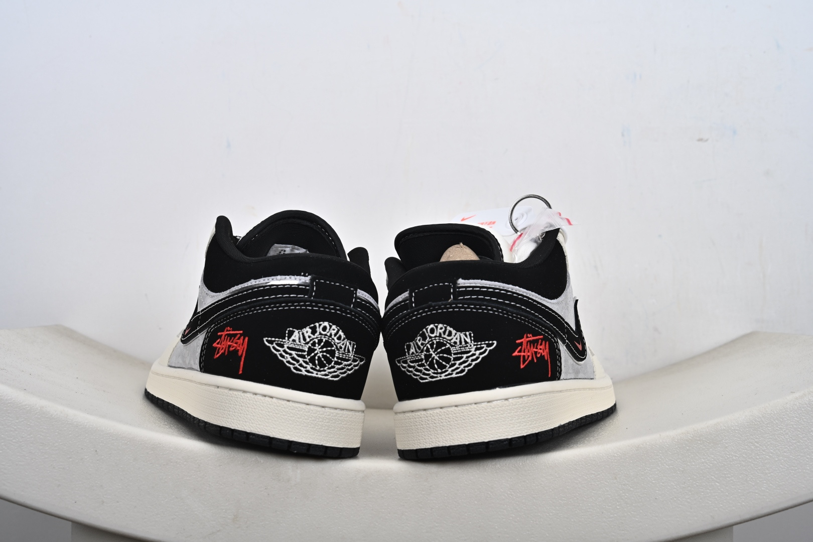 定制版AJ Low × Stüssy这波“街头王炸” QG1988-016-Top High Quatity Cheap Sneakers Fashion Clothing Clothes Bags handbags Shoes of all Brand wholesale With The best Quality And Beautiful Price from China Factory Chinese suppliers wholesaler seller 定制版AJ Low × Stüssy这波“街头王炸” QG1988-016