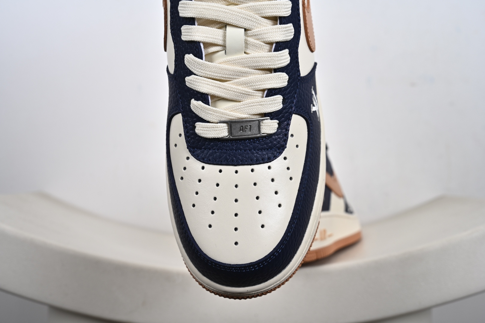 240 NIke Air Force 1 '07 Low 空军一号低帮 运动鞋 休闲鞋 NH0601-585-Chinese UA Cheap High Quatity Brand Clothes Bags handbags Sneakers wholesale wholesaler seller from China Factory suppliers Fashion Clothing Shoes best Quality Beautiful Price 240 NIke Air Force 1 '07 Low 空军一号低帮 运动鞋 休闲鞋 NH0601-585