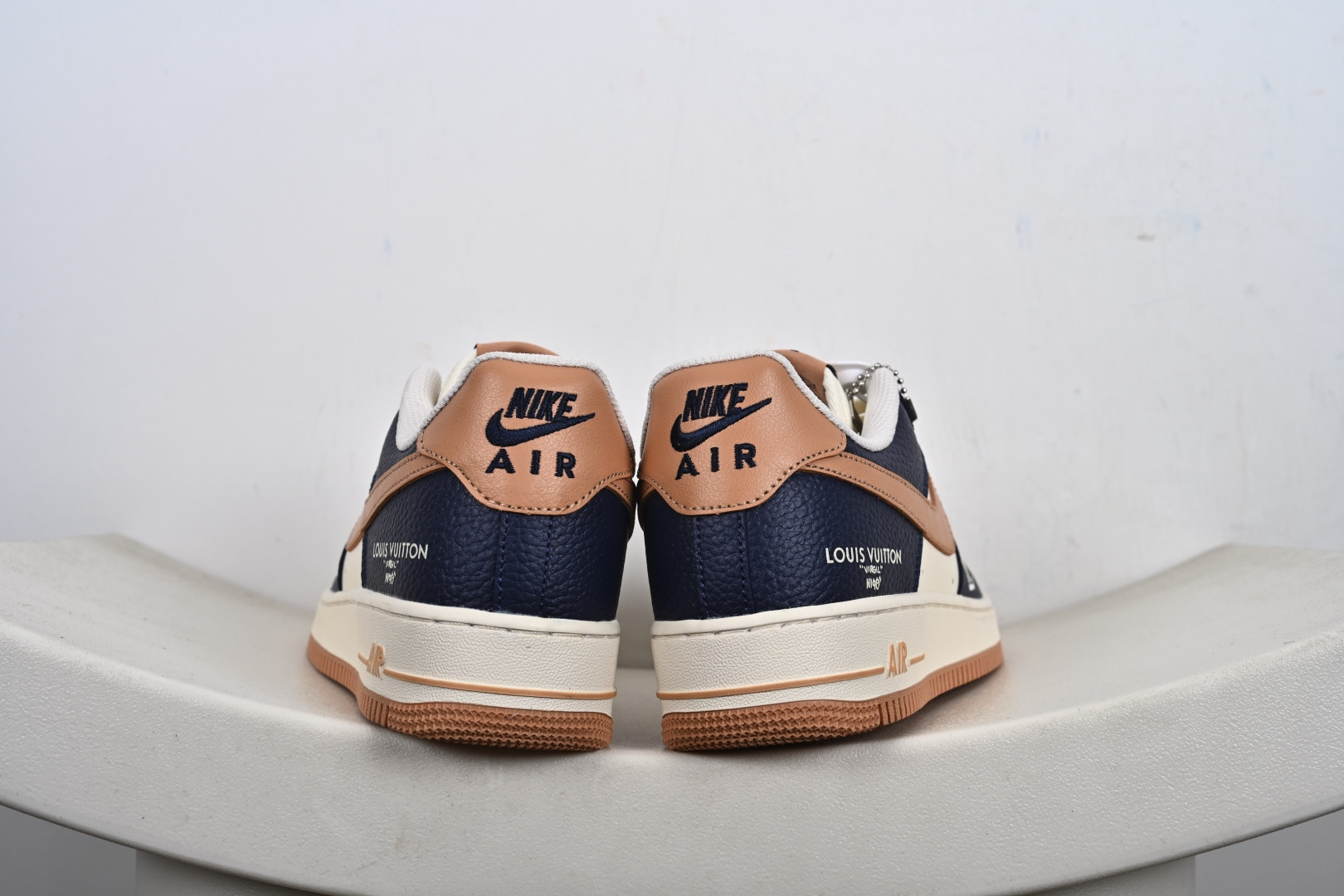 240 NIke Air Force 1 '07 Low 空军一号低帮 运动鞋 休闲鞋 NH0601-585-Chinese UA Cheap High Quatity Brand Clothes Bags handbags Sneakers wholesale wholesaler seller from China Factory suppliers Fashion Clothing Shoes best Quality Beautiful Price 240 NIke Air Force 1 '07 Low 空军一号低帮 运动鞋 休闲鞋 NH0601-585
