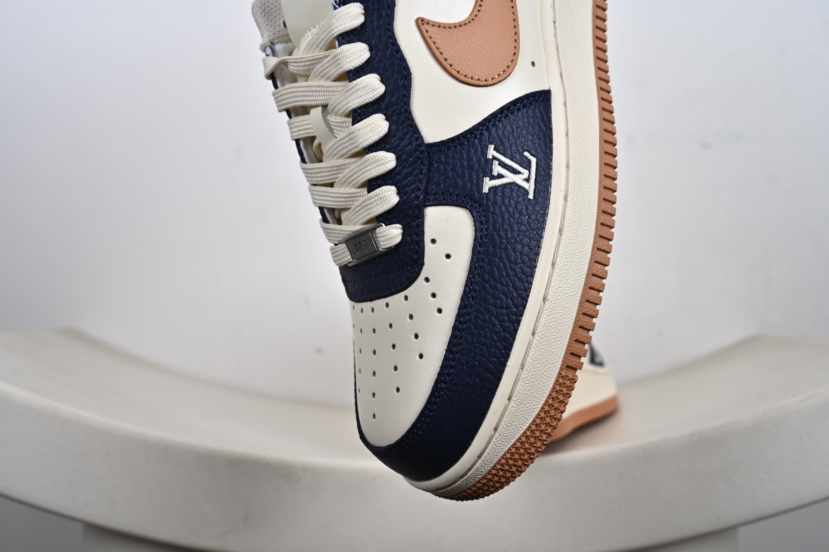 240 NIke Air Force 1 '07 Low 空军一号低帮 运动鞋 休闲鞋 NH0601-585-Chinese UA Cheap High Quatity Brand Clothes Bags handbags Sneakers wholesale wholesaler seller from China Factory suppliers Fashion Clothing Shoes best Quality Beautiful Price 240 NIke Air Force 1 '07 Low 空军一号低帮 运动鞋 休闲鞋 NH0601-585