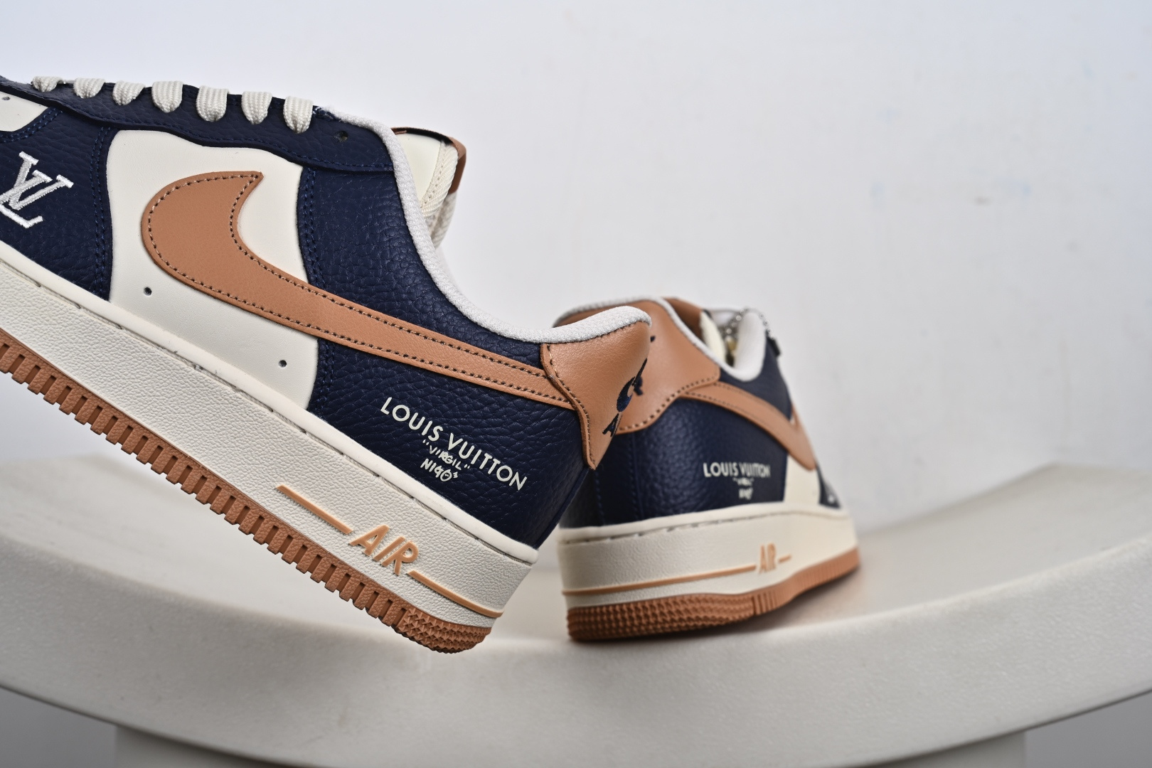 240 NIke Air Force 1 '07 Low 空军一号低帮 运动鞋 休闲鞋 NH0601-585-Chinese UA Cheap High Quatity Brand Clothes Bags handbags Sneakers wholesale wholesaler seller from China Factory suppliers Fashion Clothing Shoes best Quality Beautiful Price 240 NIke Air Force 1 '07 Low 空军一号低帮 运动鞋 休闲鞋 NH0601-585