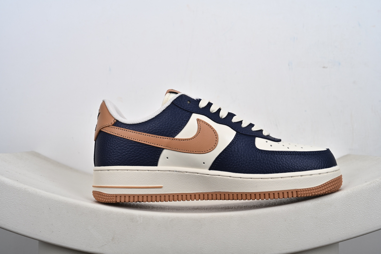 240 NIke Air Force 1 '07 Low 空军一号低帮 运动鞋 休闲鞋 NH0601-585-Chinese UA Cheap High Quatity Brand Clothes Bags handbags Sneakers wholesale wholesaler seller from China Factory suppliers Fashion Clothing Shoes best Quality Beautiful Price 240 NIke Air Force 1 '07 Low 空军一号低帮 运动鞋 休闲鞋 NH0601-585