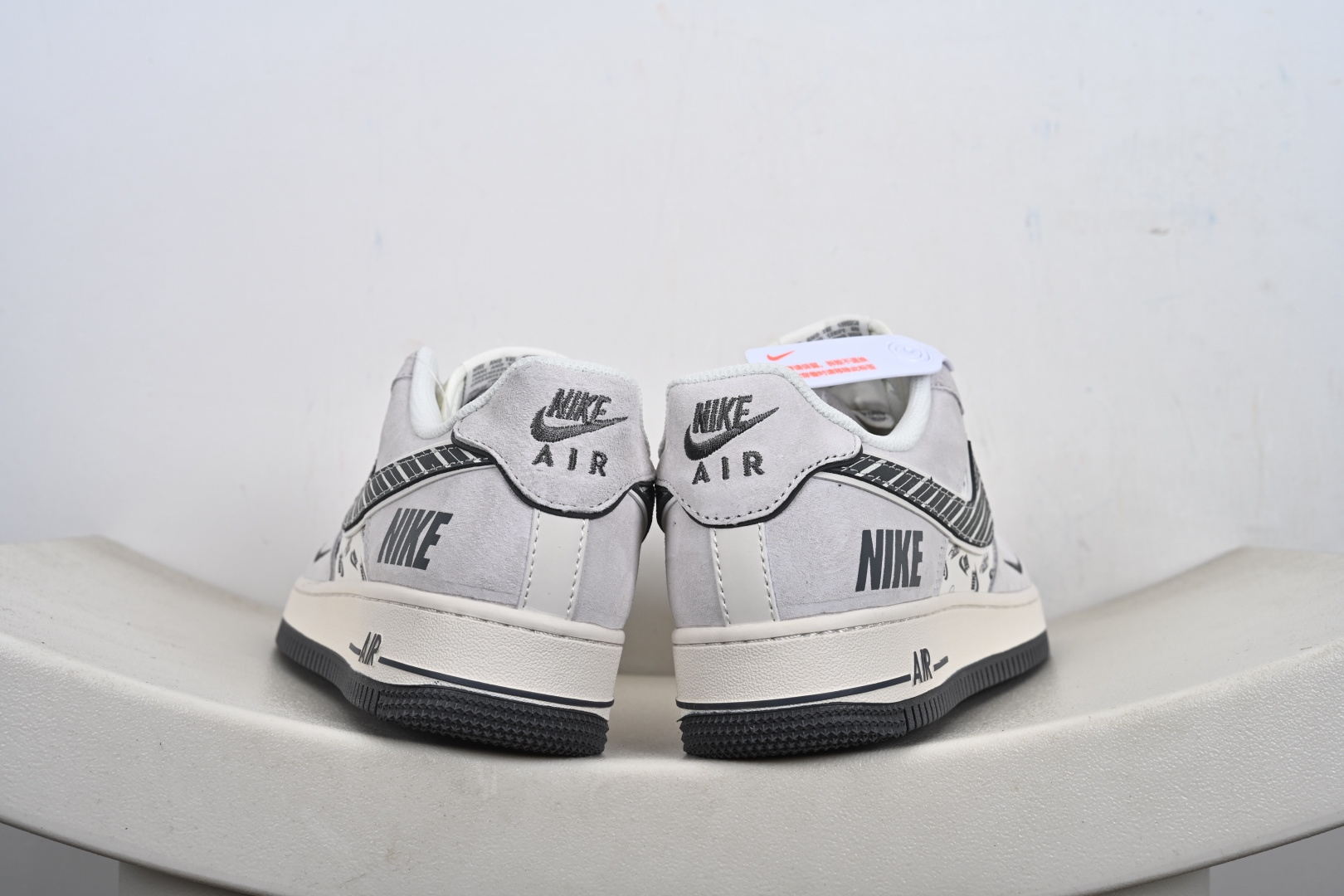 240 NIke Air Force 1 '07 Low 空军一号低帮 运动鞋 休闲鞋 JP8028-071