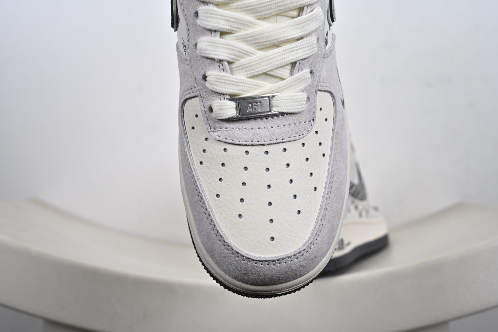 240 NIke Air Force 1 '07 Low 空军一号低帮 运动鞋 休闲鞋 JP8028-071